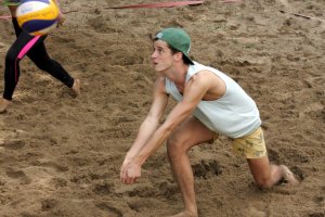 Ilfacombe-volley-get-ready-to-dig!--